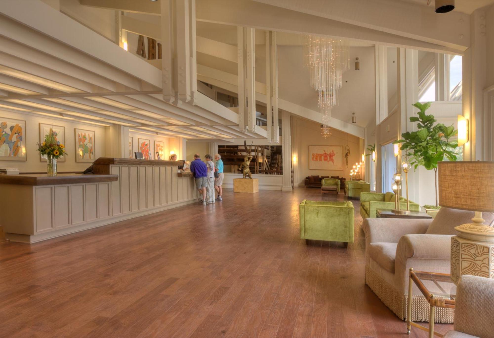 Ashland Hills Hotel & Suites Buitenkant foto