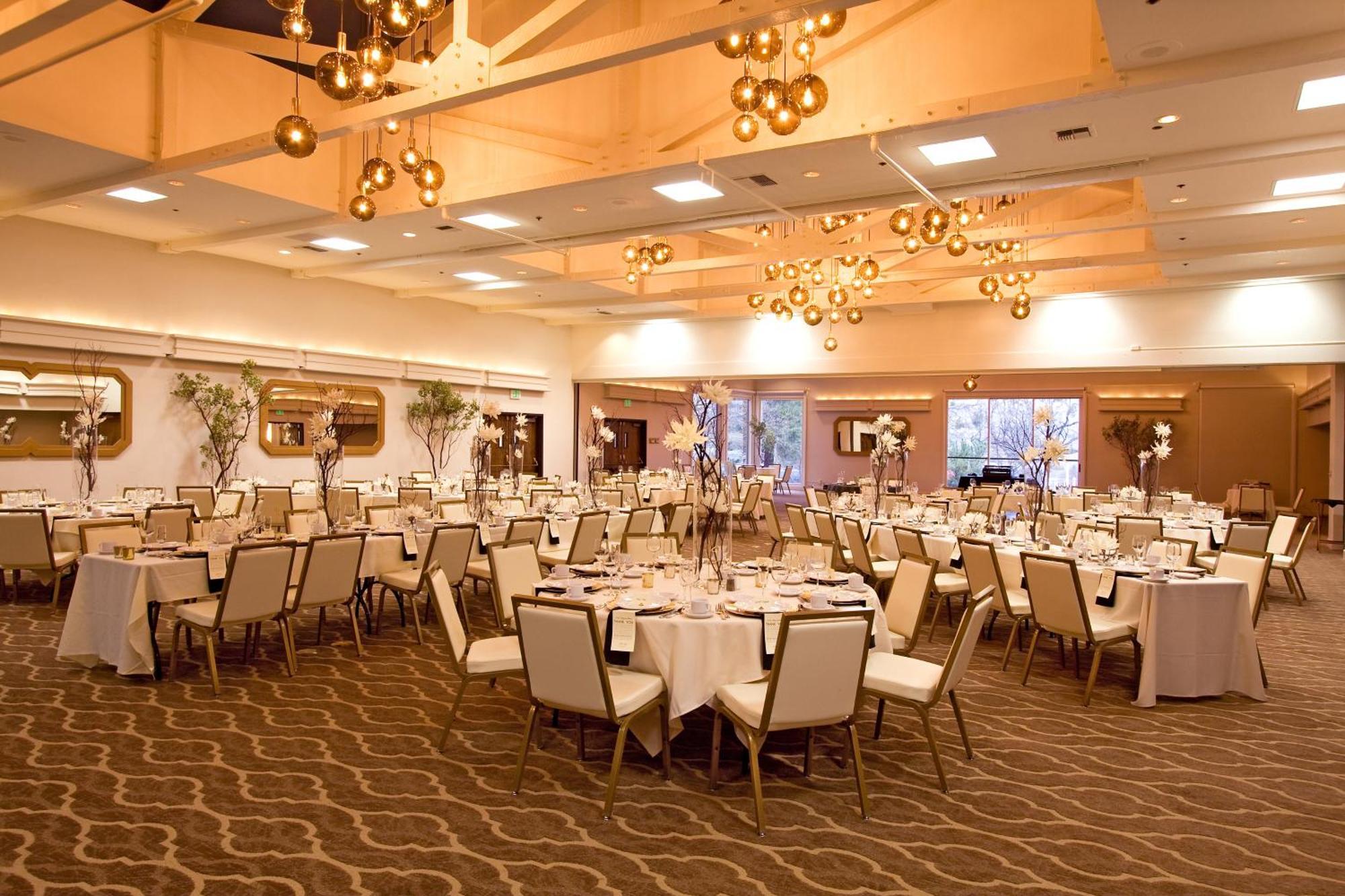 Ashland Hills Hotel & Suites Buitenkant foto