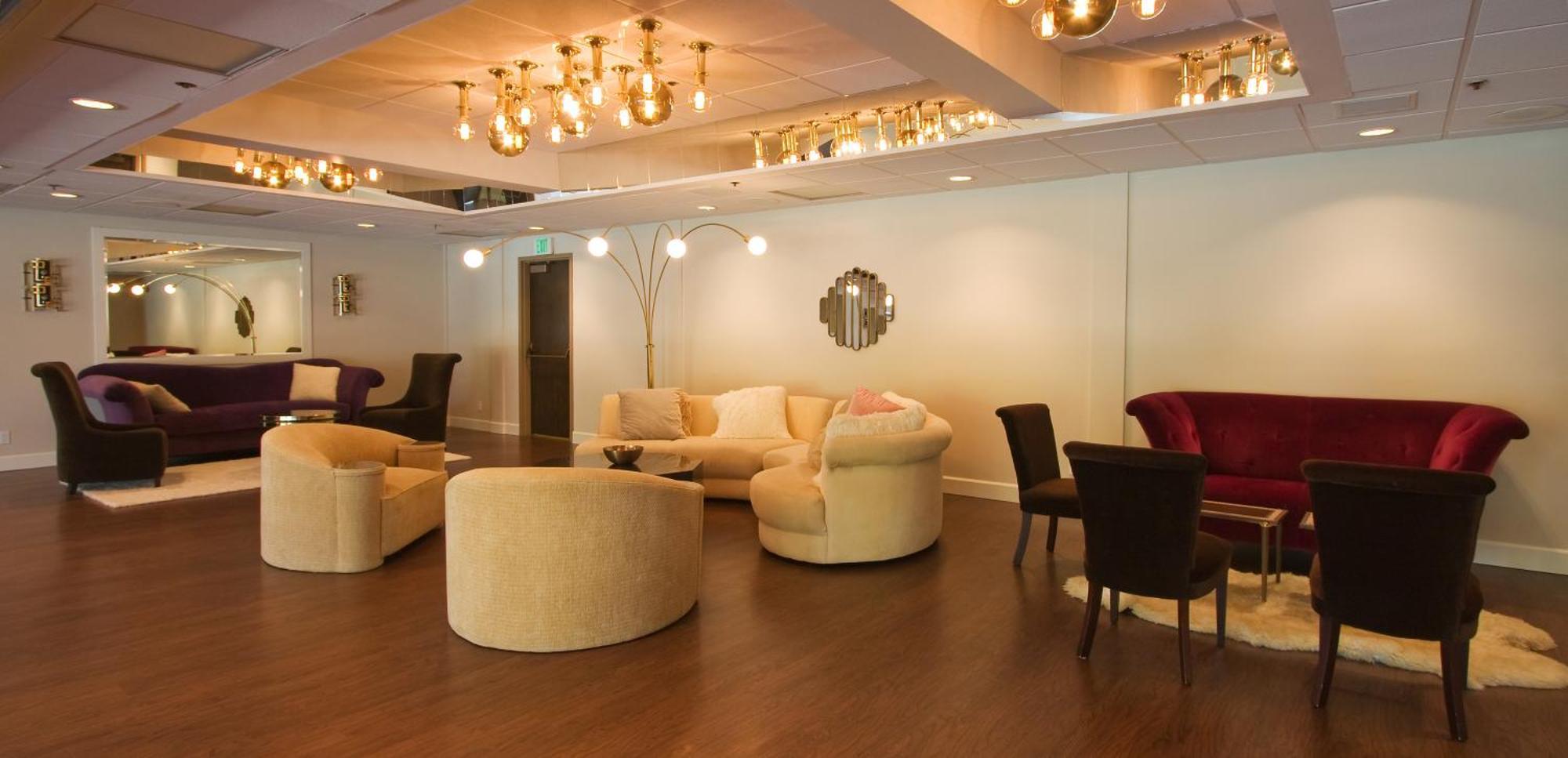 Ashland Hills Hotel & Suites Buitenkant foto