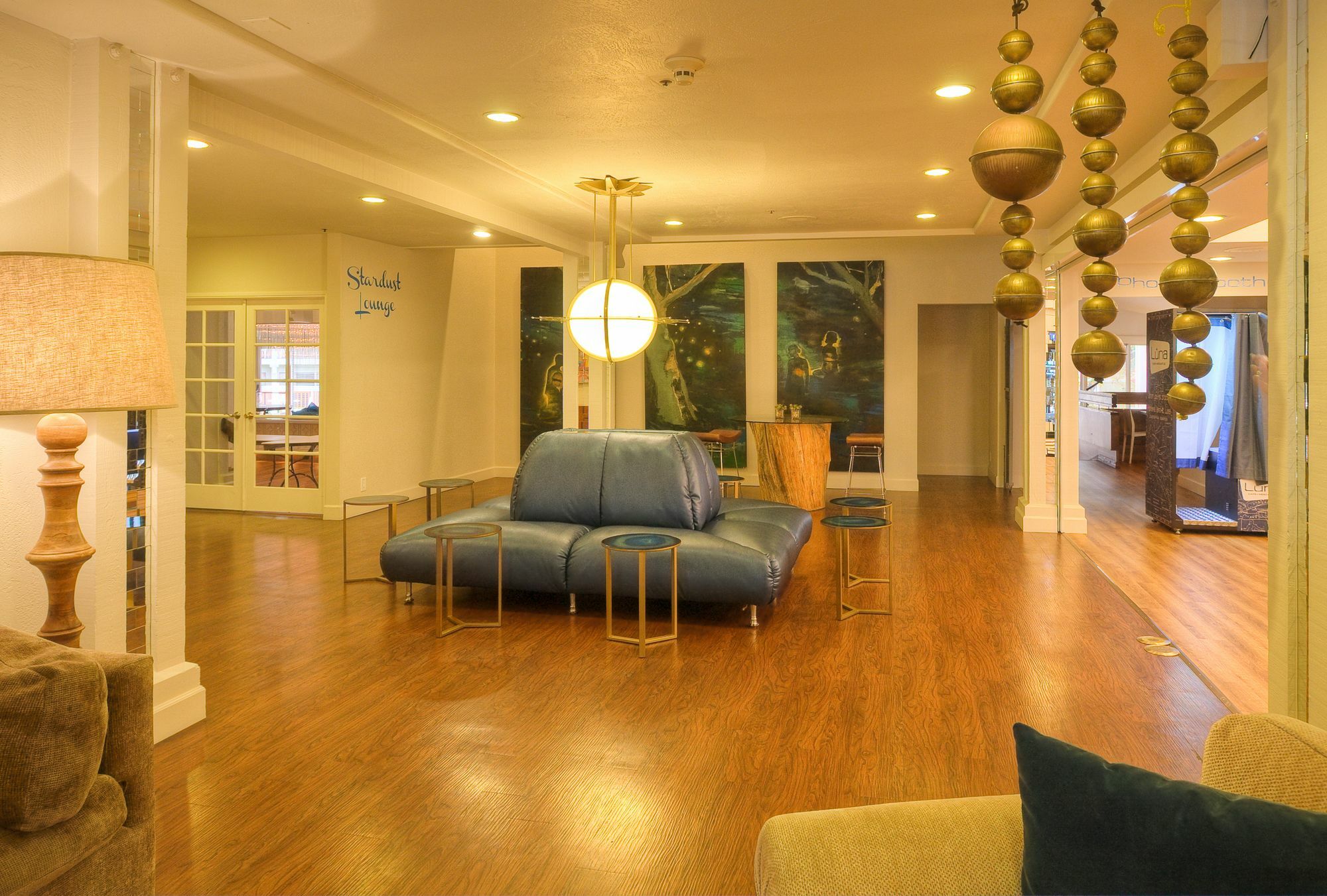 Ashland Hills Hotel & Suites Buitenkant foto